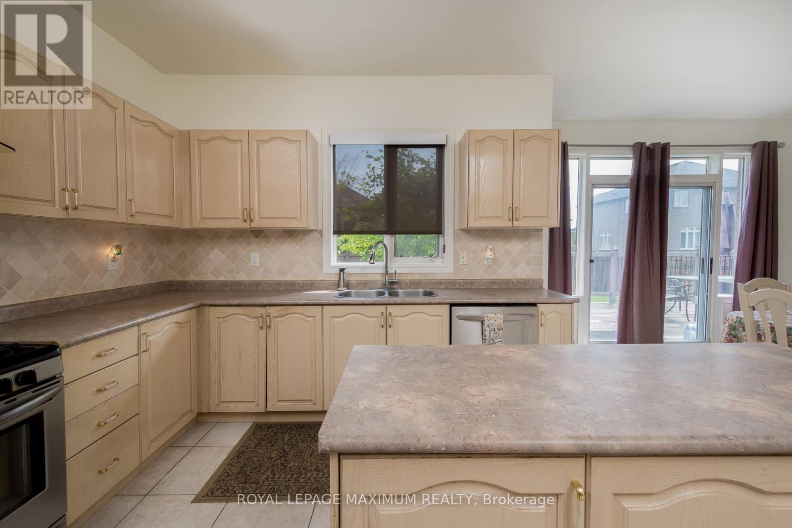 45 Windrose Court, Vaughan (East Woodbridge), Ontario  L4L 9G9 - Photo 17 - N12216865
