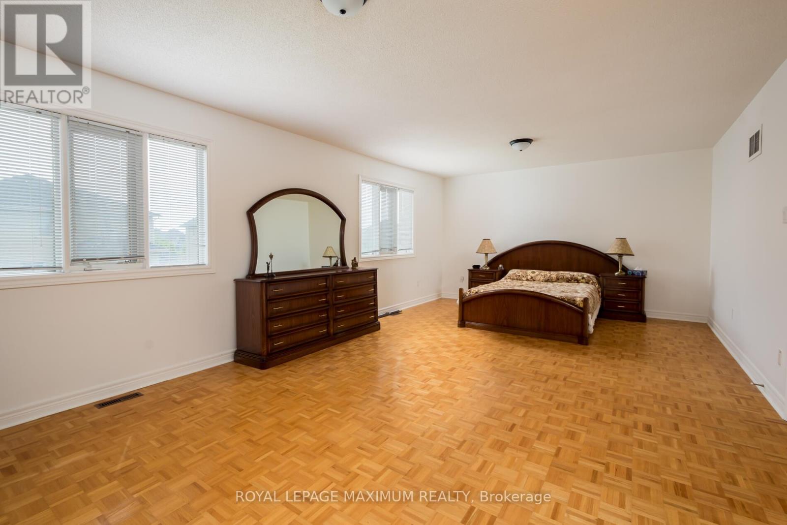 45 Windrose Court, Vaughan (East Woodbridge), Ontario  L4L 9G9 - Photo 23 - N12216865