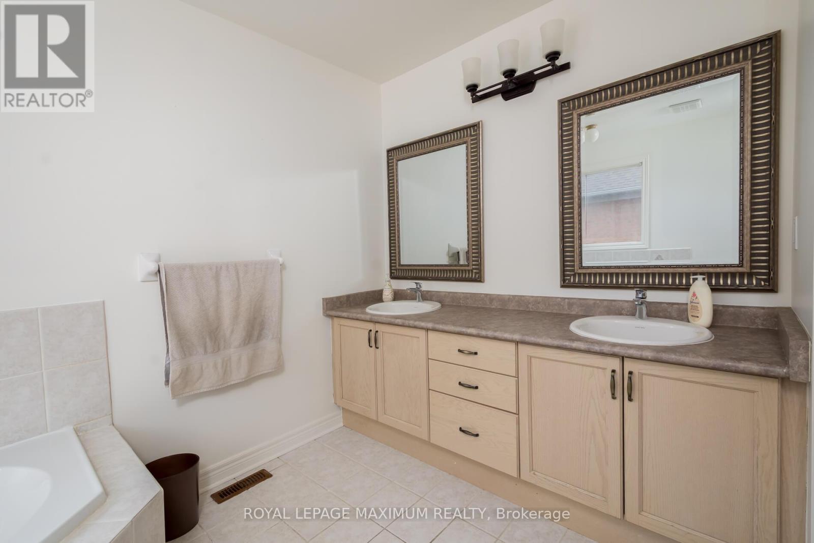 45 Windrose Court, Vaughan (East Woodbridge), Ontario  L4L 9G9 - Photo 26 - N12216865