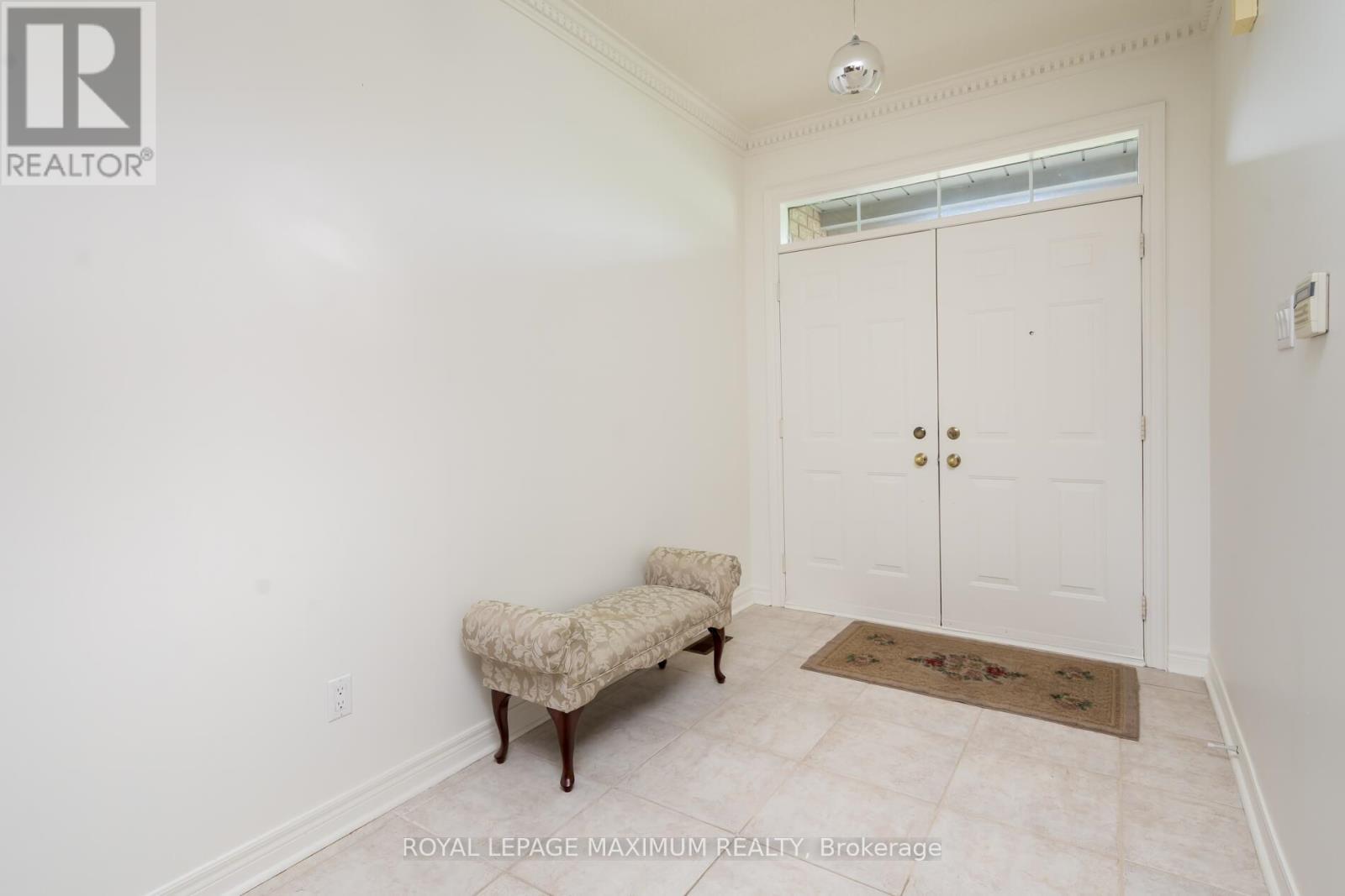 45 Windrose Court, Vaughan (East Woodbridge), Ontario  L4L 9G9 - Photo 3 - N12216865