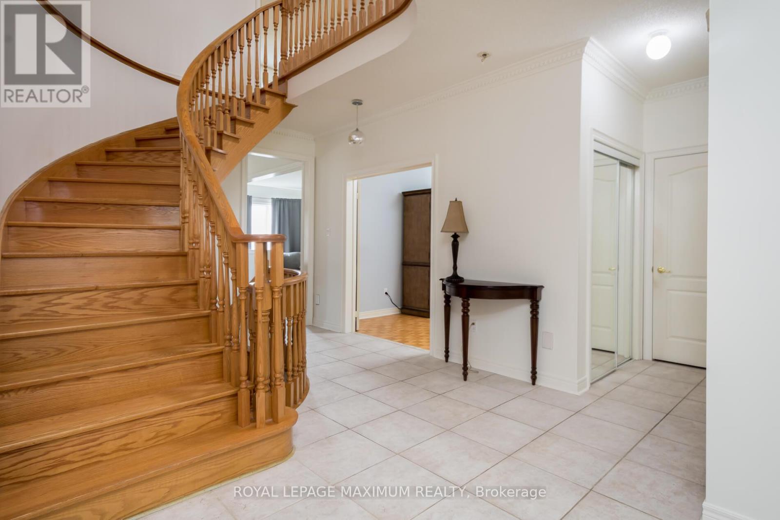 45 Windrose Court, Vaughan (East Woodbridge), Ontario  L4L 9G9 - Photo 6 - N12216865