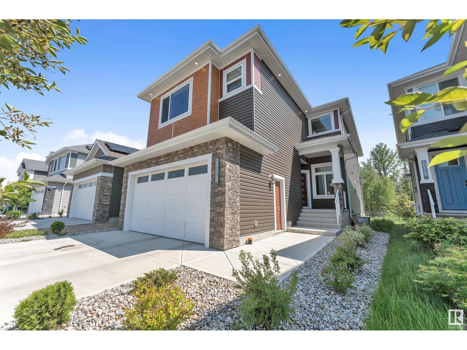 Property at 16115 34 AV SW image 1