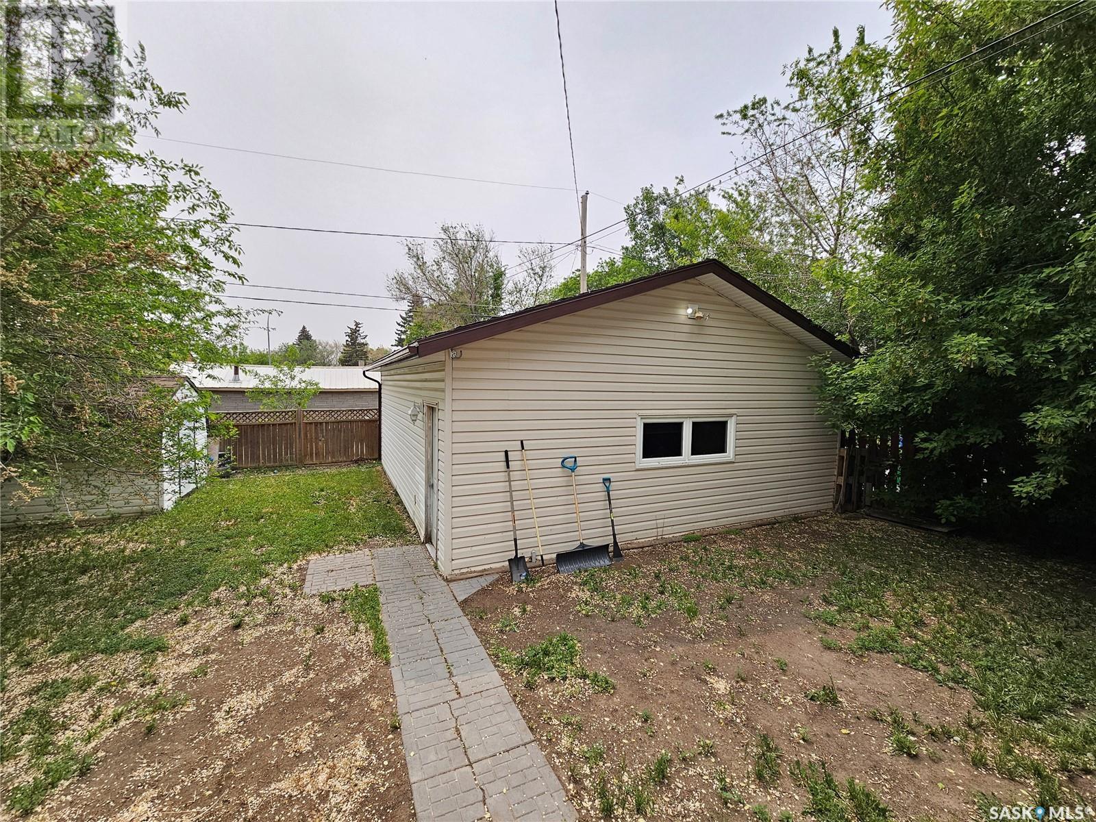 1051 Montgomery Street, Moose Jaw, Saskatchewan  S6H 2W9 - Photo 21 - SK009276