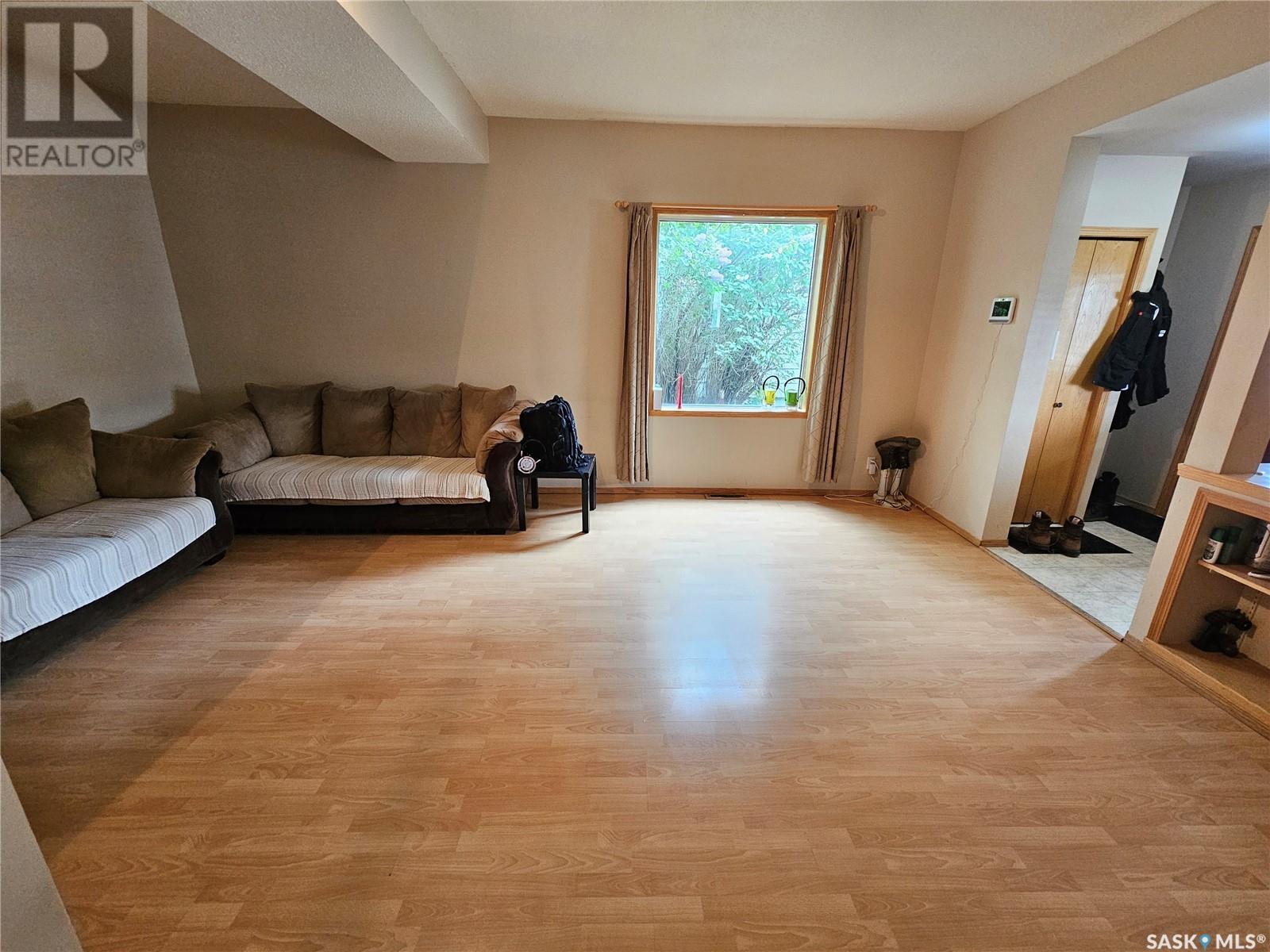 1051 Montgomery Street, Moose Jaw, Saskatchewan  S6H 2W9 - Photo 3 - SK009276