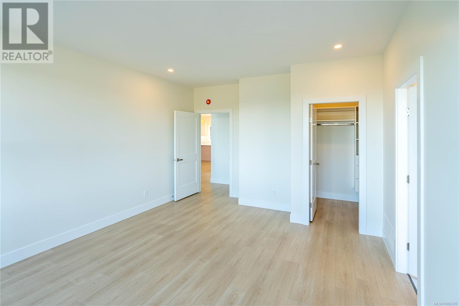Property at 664 Farrell Rd image 3