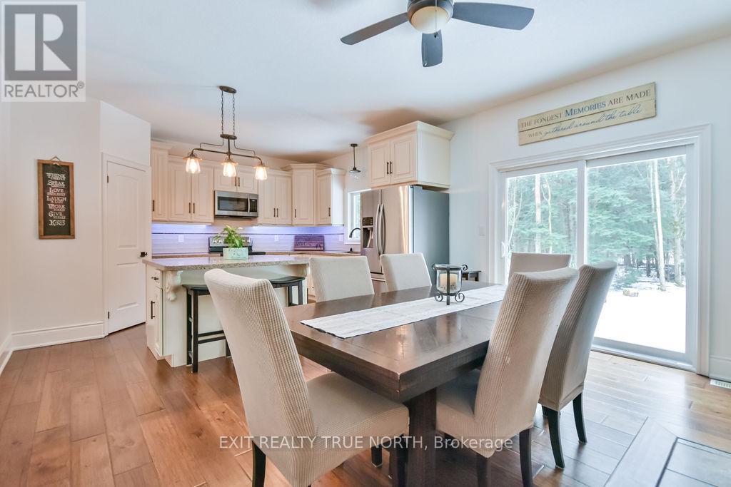 22 Marni Lane, Springwater, Ontario  L0L 2K0 - Photo 13 - S12216666