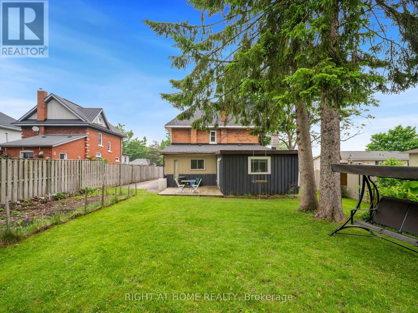 251 Laclie Street, Orillia, Ontario  L3V 4N8 - Photo 32 - S12216807