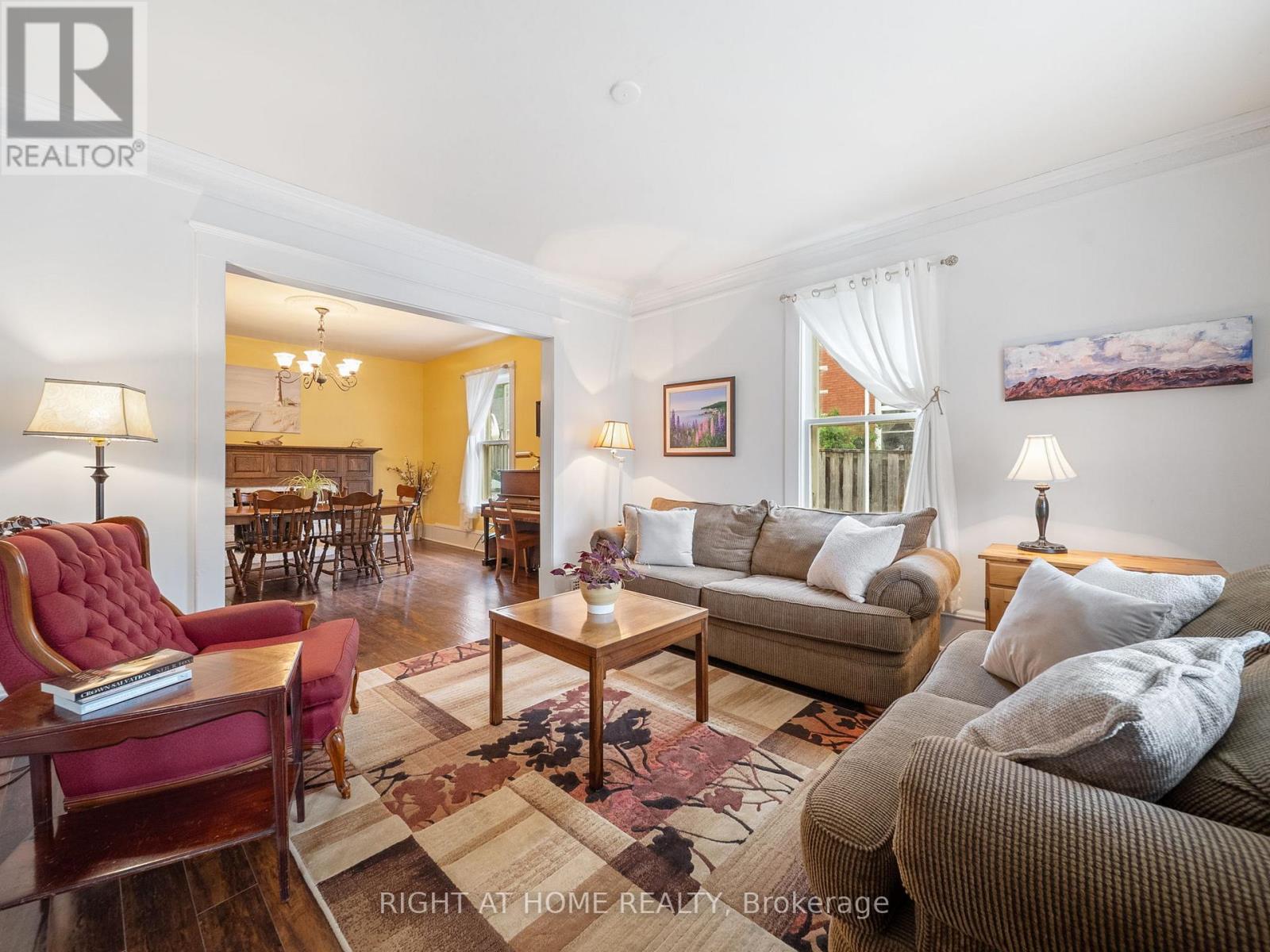 251 Laclie Street, Orillia, Ontario  L3V 4N8 - Photo 7 - S12216807