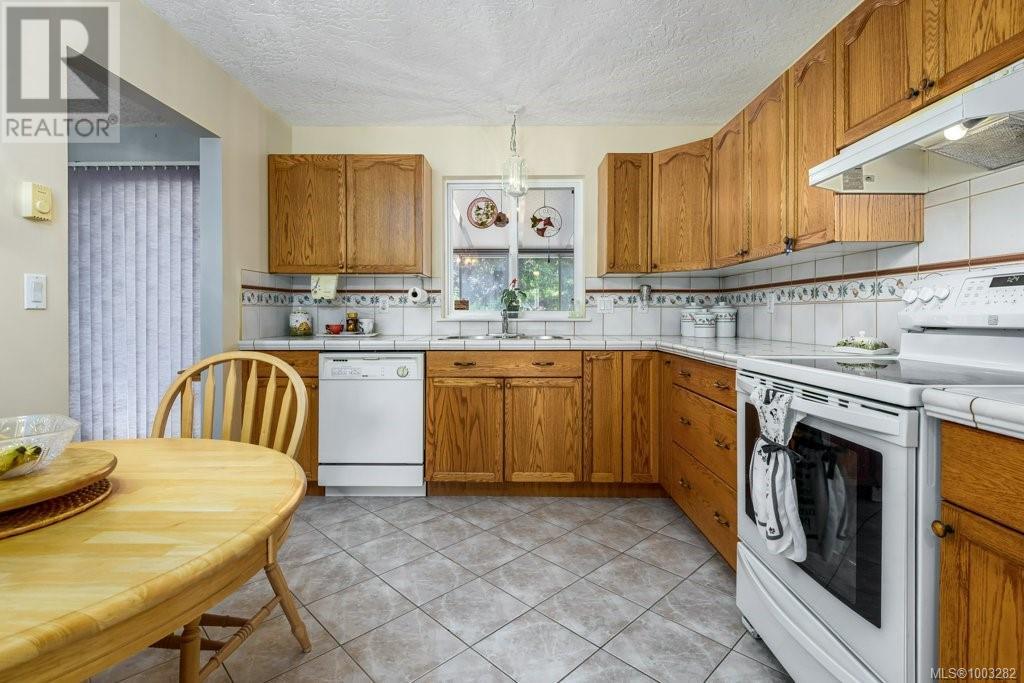2267 Nitnat Pl, Courtenay, British Columbia  V9N 9E4 - Photo 10 - 1003282