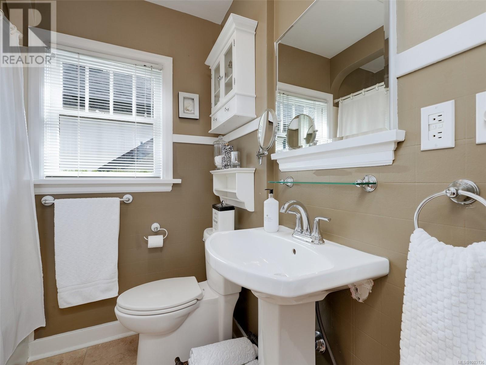 2488 Central Ave, Oak Bay, British Columbia  V8S 2S8 - Photo 15 - 1003136