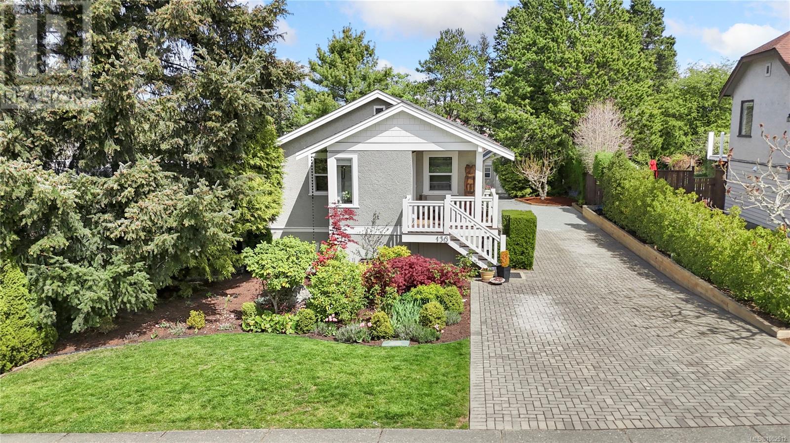 130 Hampton Rd, Saanich, British Columbia  V8Z 1G7 - Photo 3 - 1002512