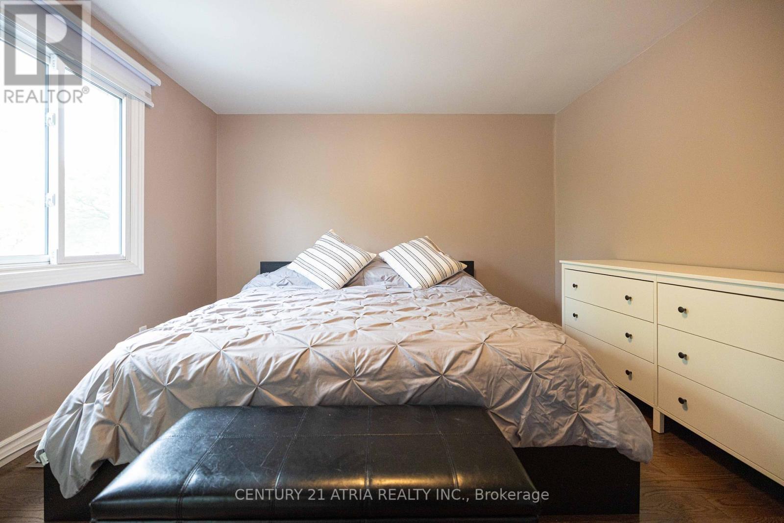 2243 Buttonbush Crescent, Mississauga, Ontario  L5L 1C4 - Photo 21 - W12216644