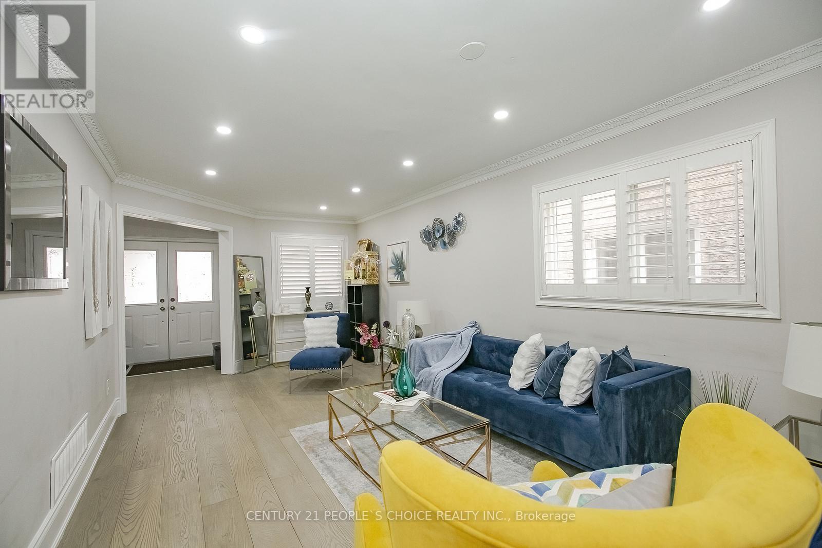 Main - 37 Deerglen Drive, Brampton, Ontario  L6R 1M3 - Photo 11 - W12216657