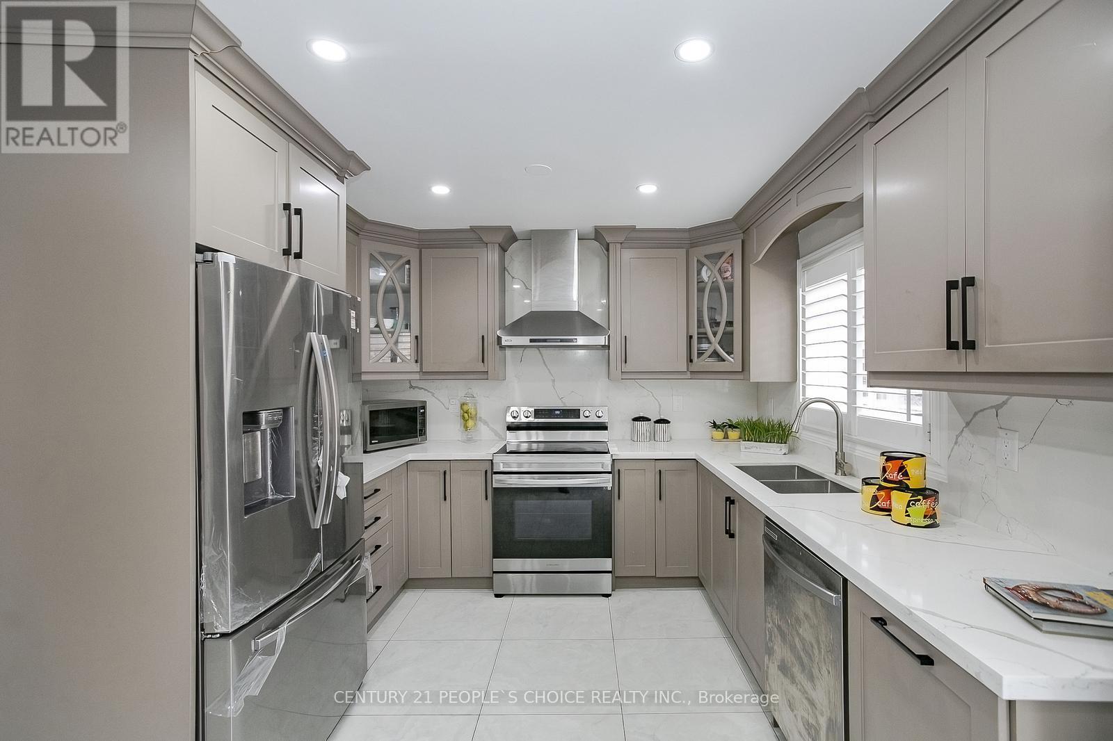 Main - 37 Deerglen Drive, Brampton, Ontario  L6R 1M3 - Photo 17 - W12216657