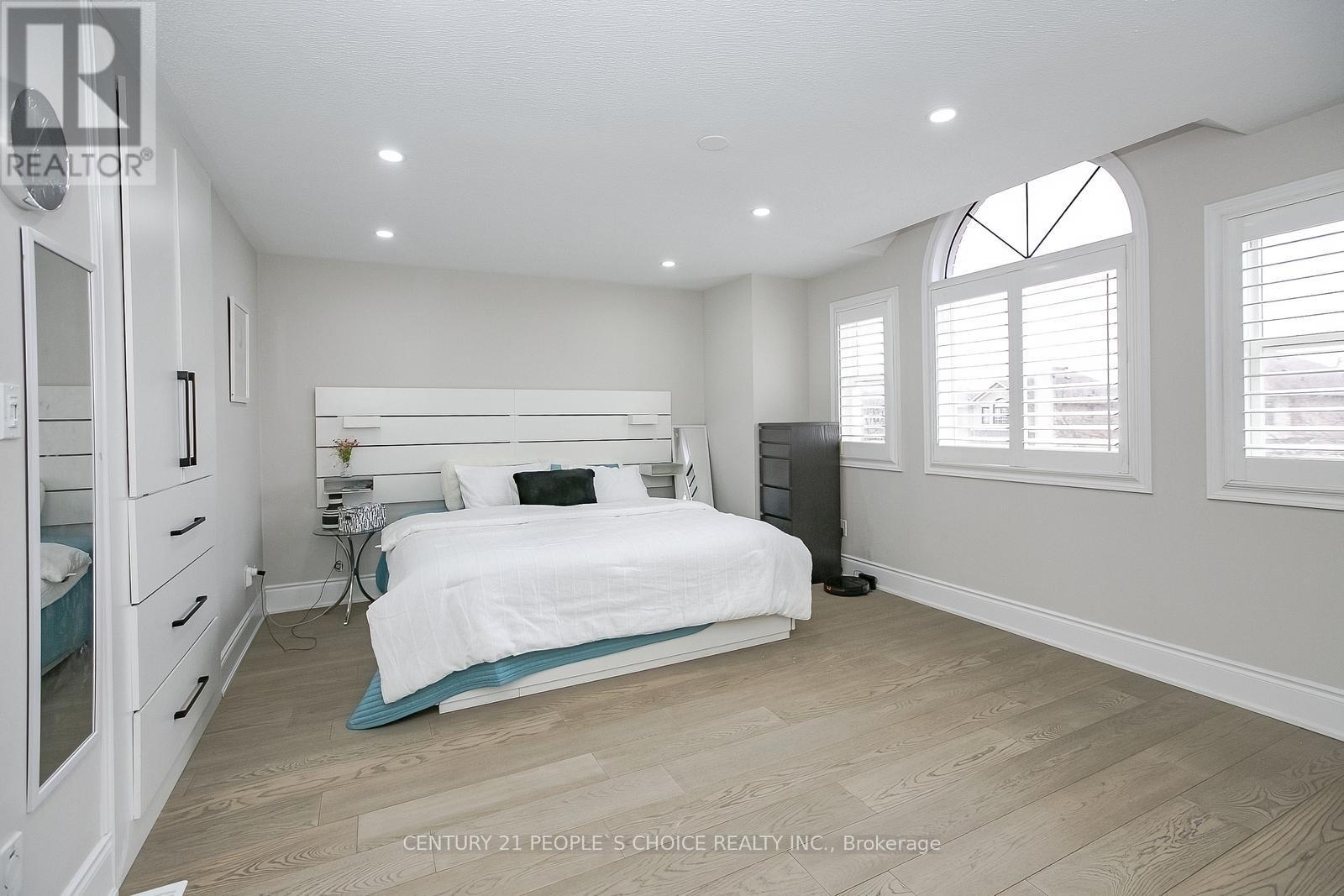Main - 37 Deerglen Drive, Brampton, Ontario  L6R 1M3 - Photo 26 - W12216657