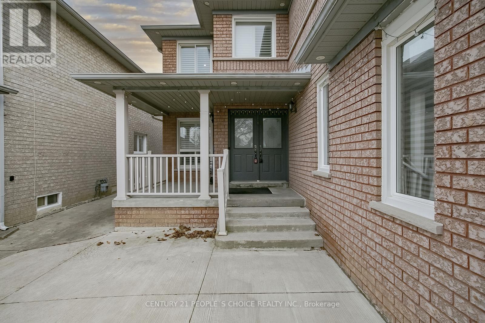 Main - 37 Deerglen Drive, Brampton, Ontario  L6R 1M3 - Photo 4 - W12216657