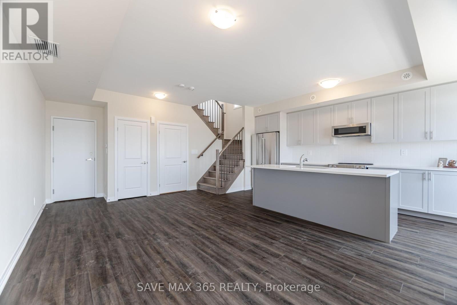 103 - 1565 Rose Way, Milton, Ontario  L9E 1N4 - Photo 11 - W12216675
