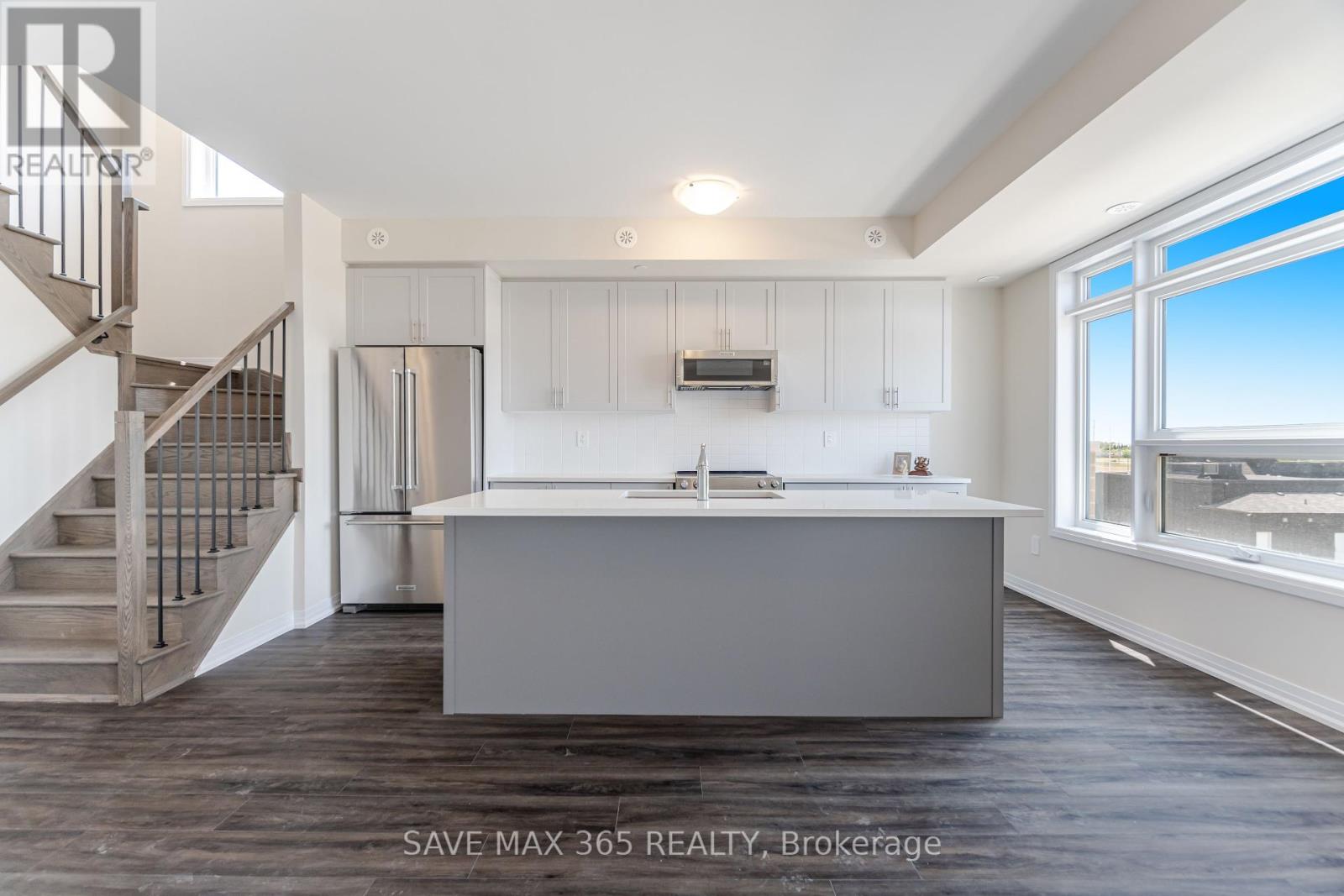 103 - 1565 Rose Way, Milton, Ontario  L9E 1N4 - Photo 12 - W12216675
