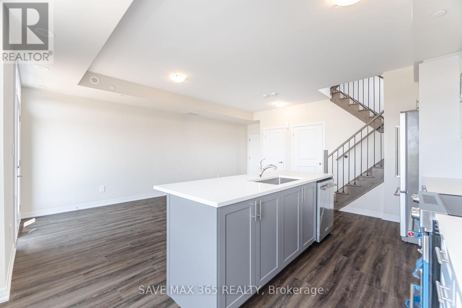 103 - 1565 Rose Way, Milton, Ontario  L9E 1N4 - Photo 15 - W12216675