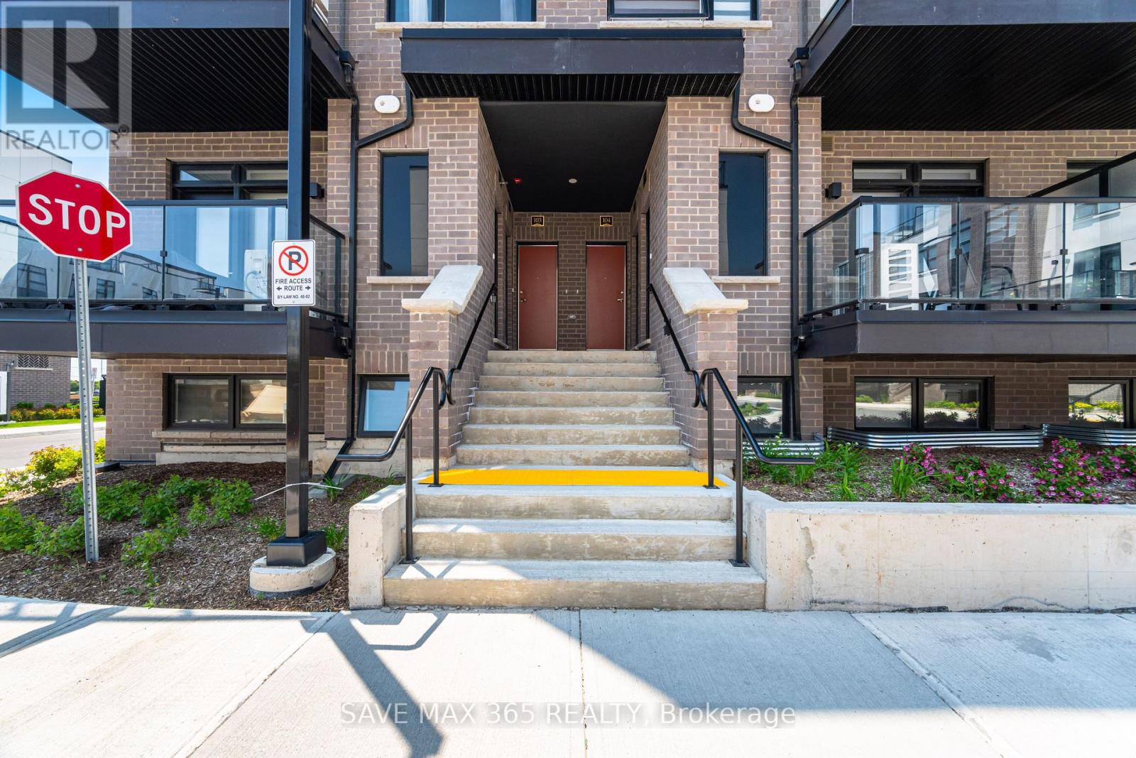 103 - 1565 Rose Way, Milton, Ontario  L9E 1N4 - Photo 2 - W12216675