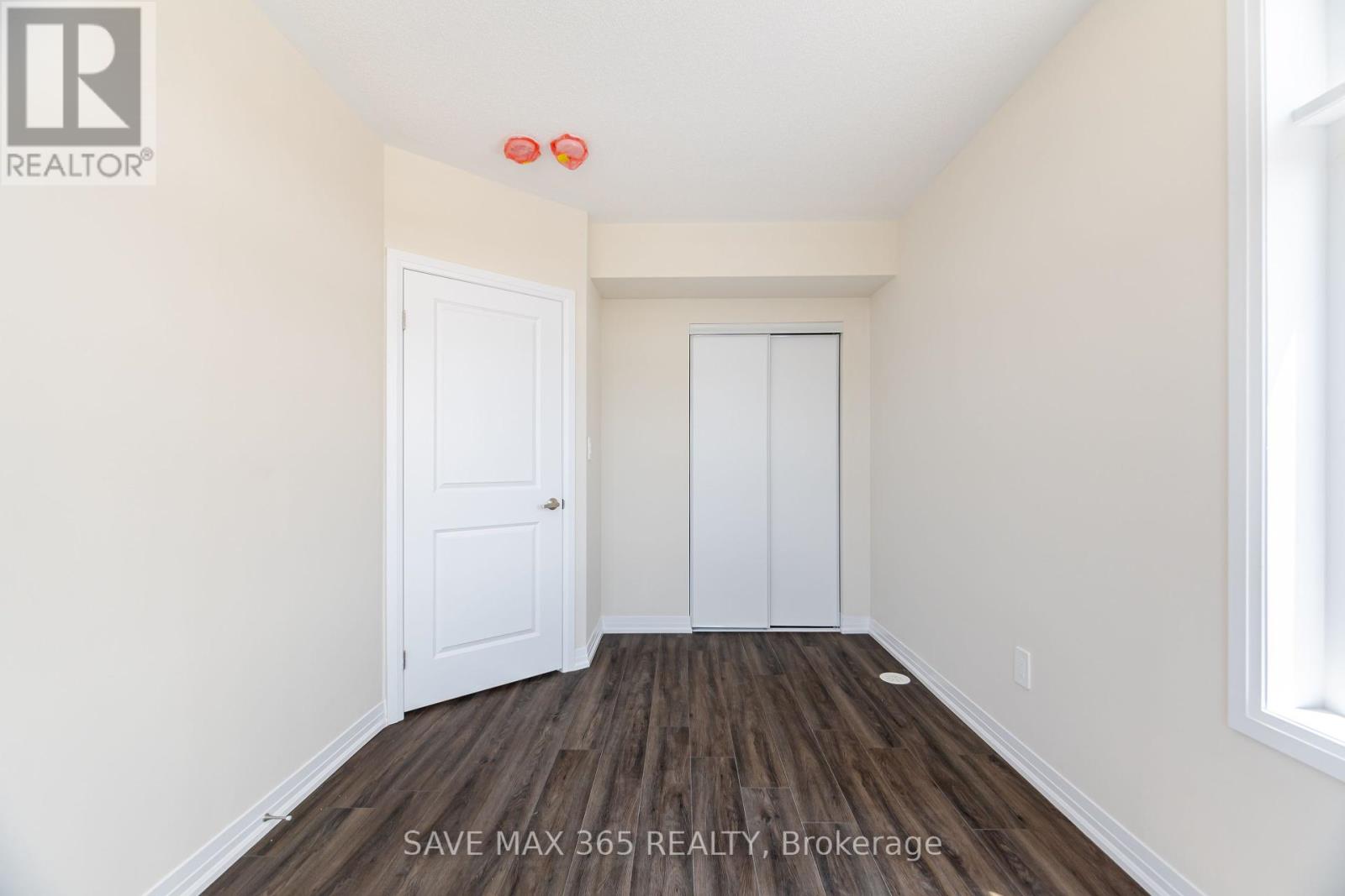 103 - 1565 Rose Way, Milton, Ontario  L9E 1N4 - Photo 32 - W12216675