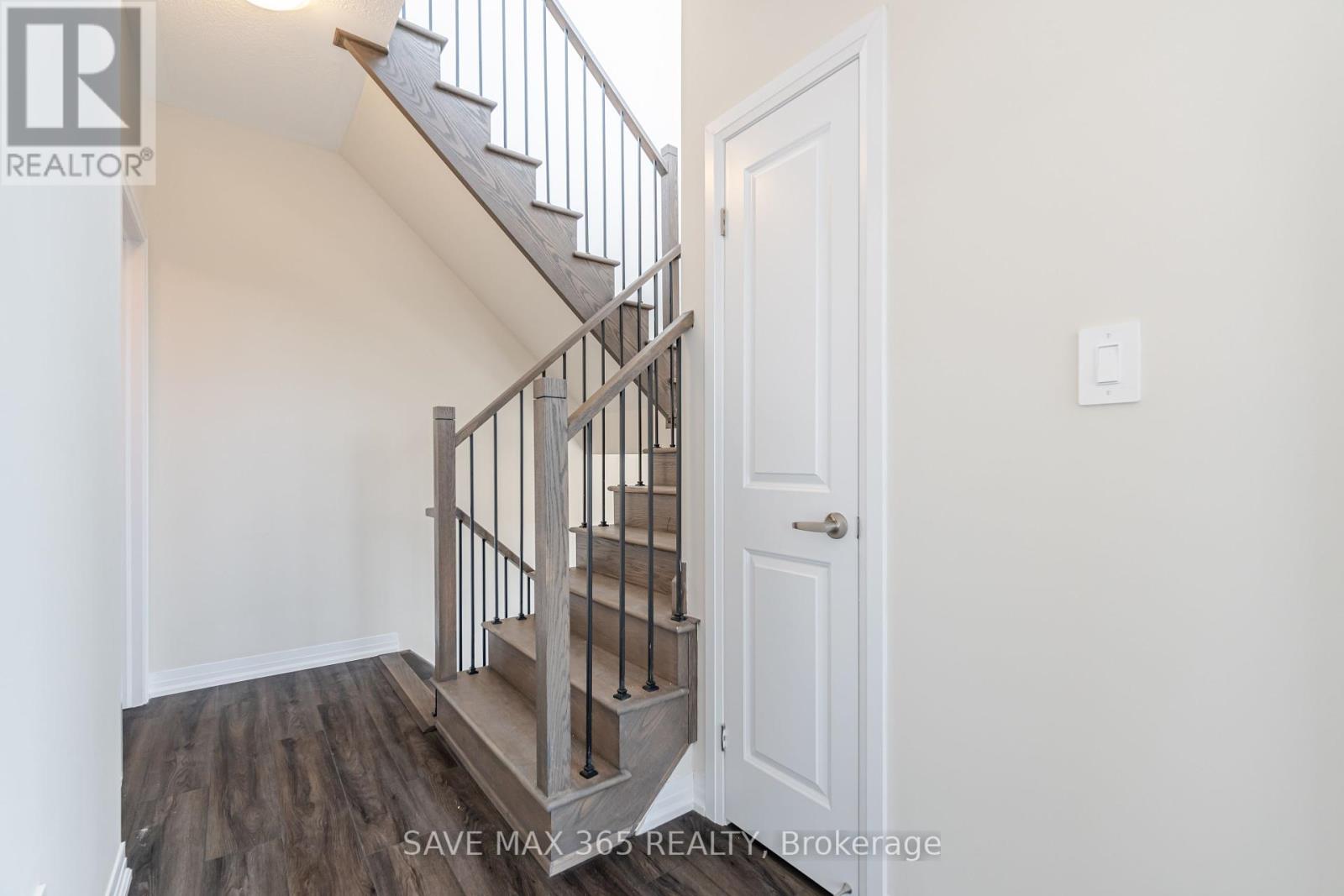 103 - 1565 Rose Way, Milton, Ontario  L9E 1N4 - Photo 34 - W12216675