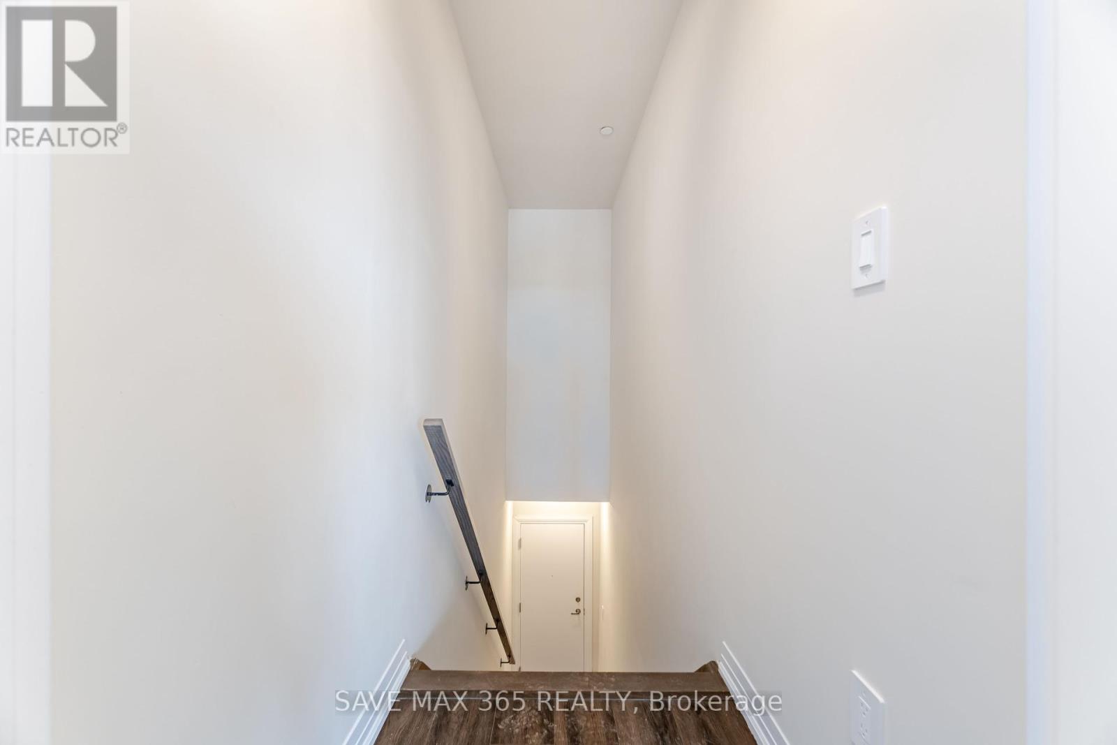 103 - 1565 Rose Way, Milton, Ontario  L9E 1N4 - Photo 4 - W12216675