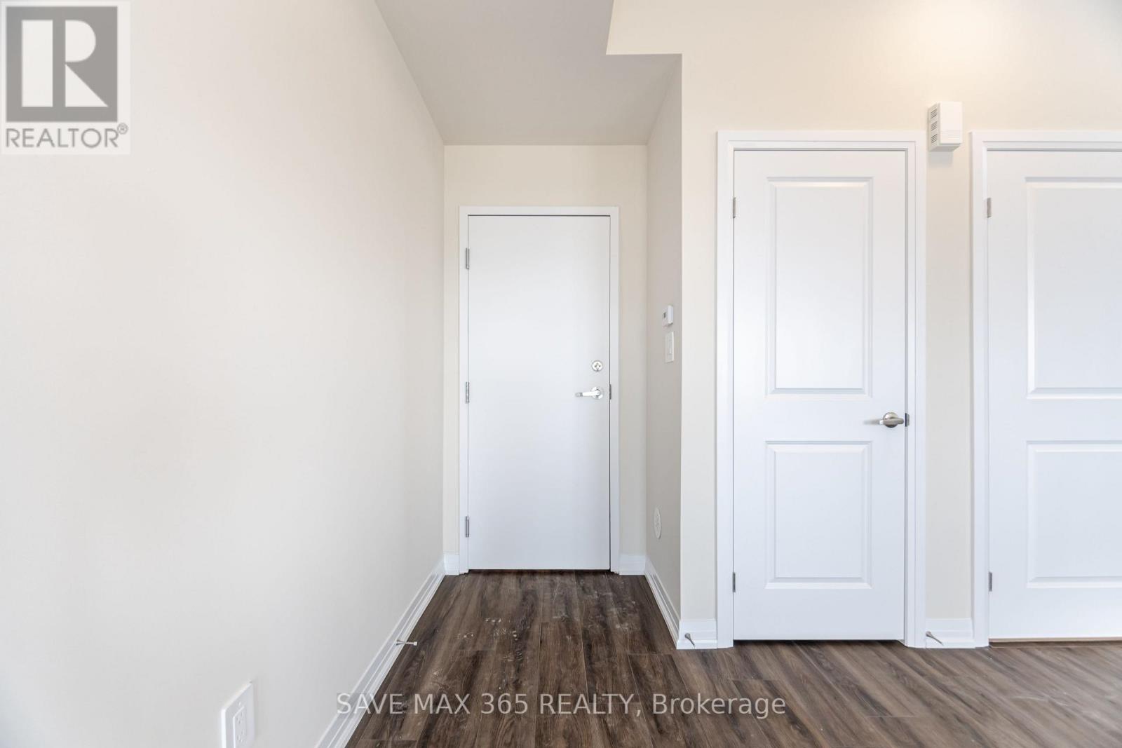 103 - 1565 Rose Way, Milton, Ontario  L9E 1N4 - Photo 5 - W12216675