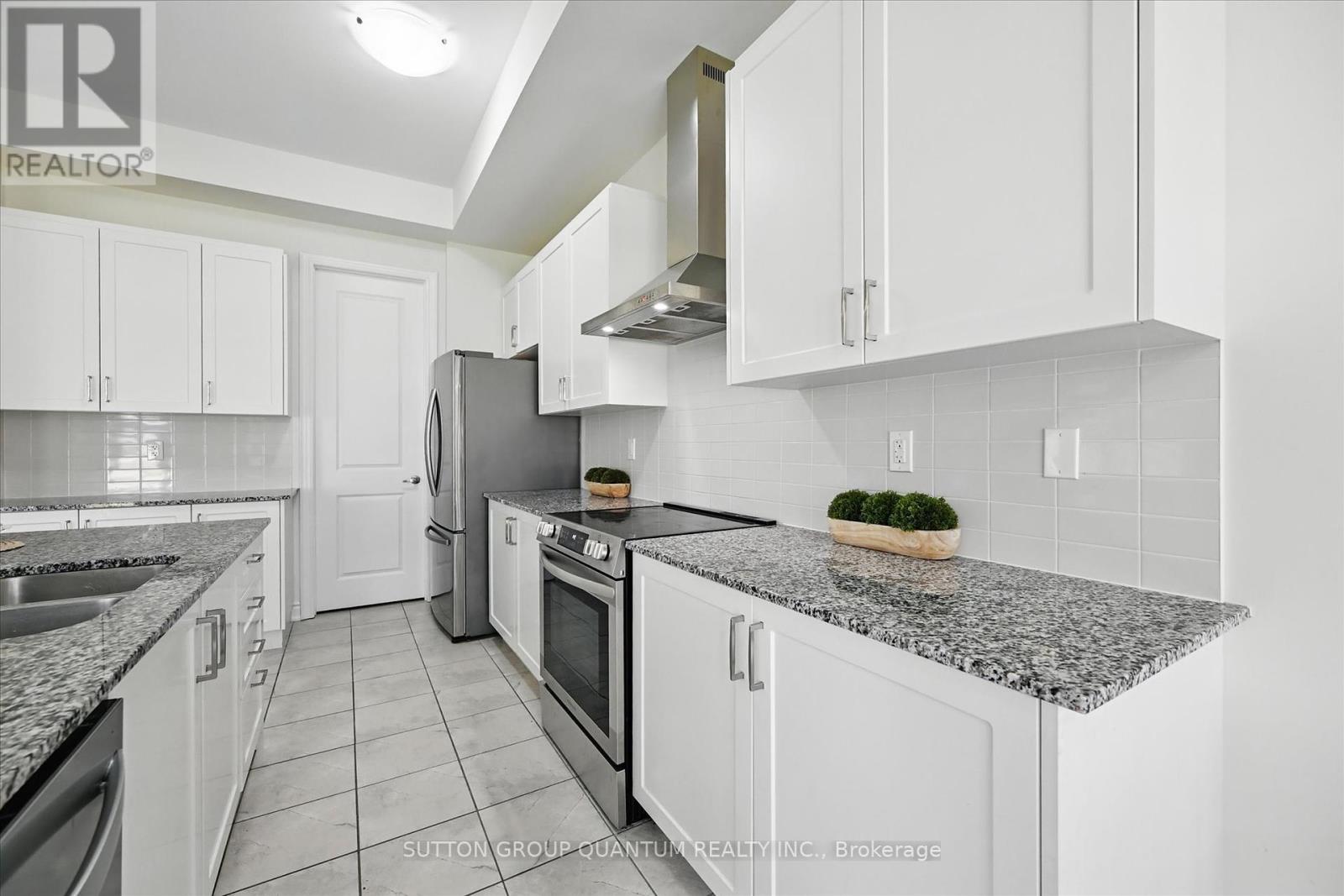 58 William Crawley Way, Oakville, Ontario  L6H 0Y7 - Photo 11 - W12216688