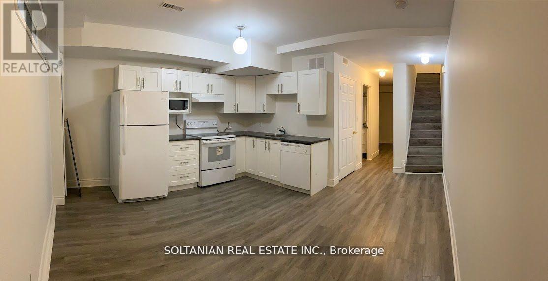 Lower - 39 Pear Tree Mews, Toronto, Ontario  M6P 4H2 - Photo 3 - W12216710