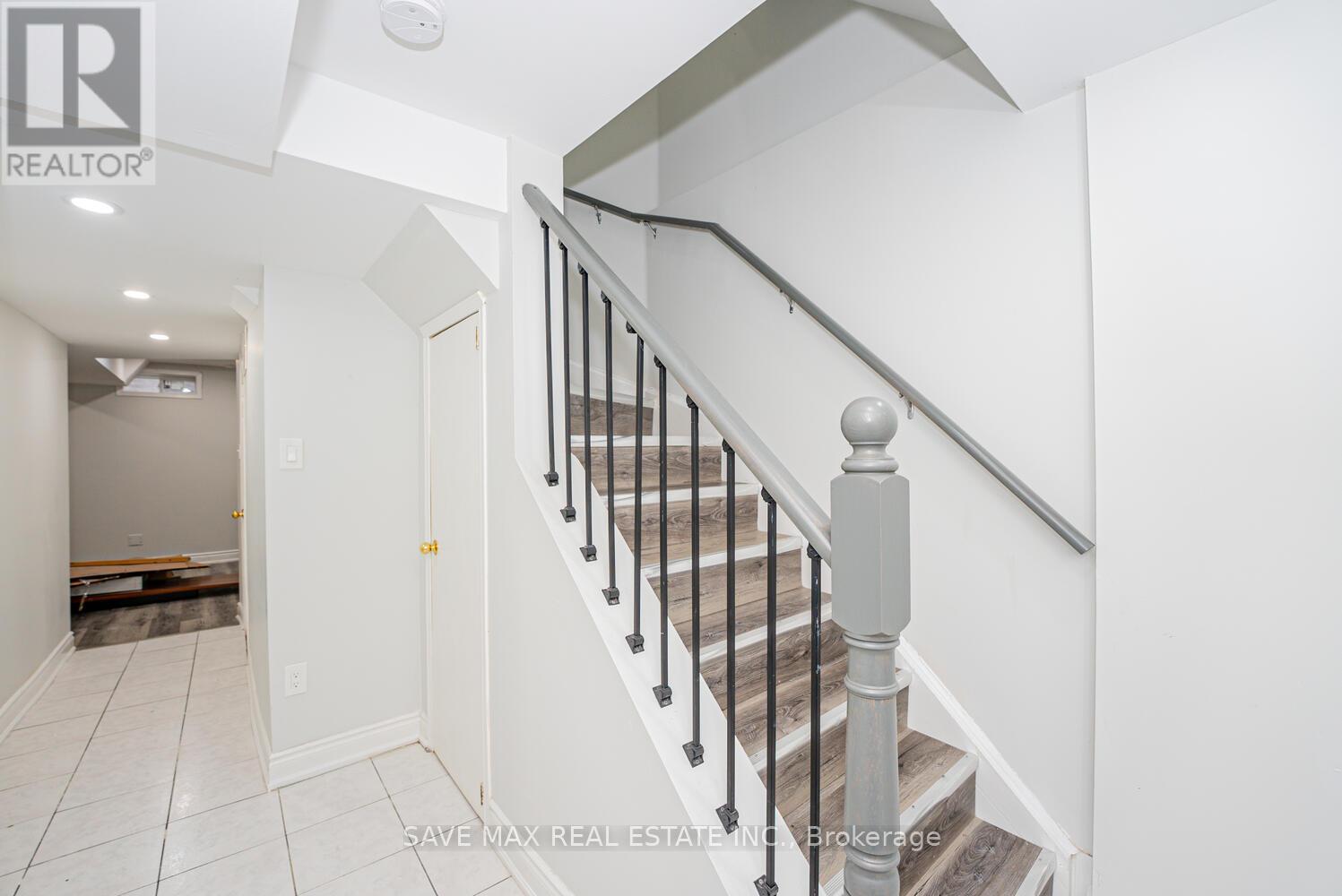 92 Cedarwood Crescent, Brampton, Ontario  L6X 4K2 - Photo 24 - W12216715