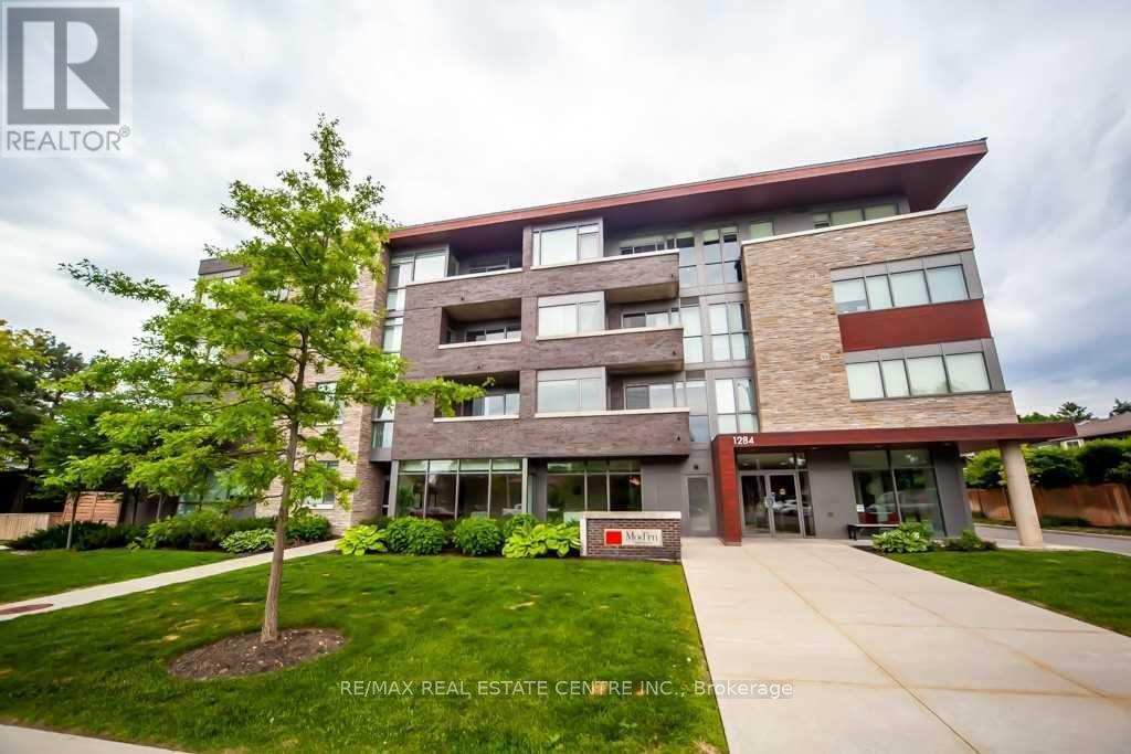 401 - 1284 Guelph Line, Burlington, Ontario  L7P 2S9 - Photo 3 - W12216724