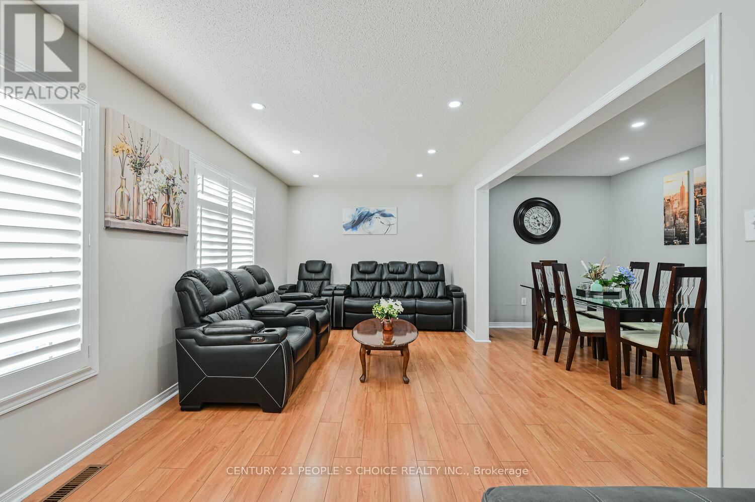 4 Domenico Crescent, Brampton, Ontario  L6P 1H5 - Photo 11 - W12216742