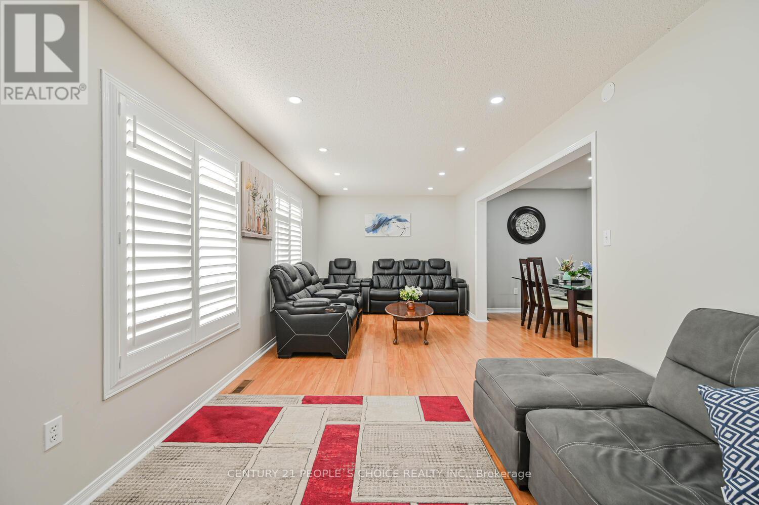 4 Domenico Crescent, Brampton, Ontario  L6P 1H5 - Photo 8 - W12216742