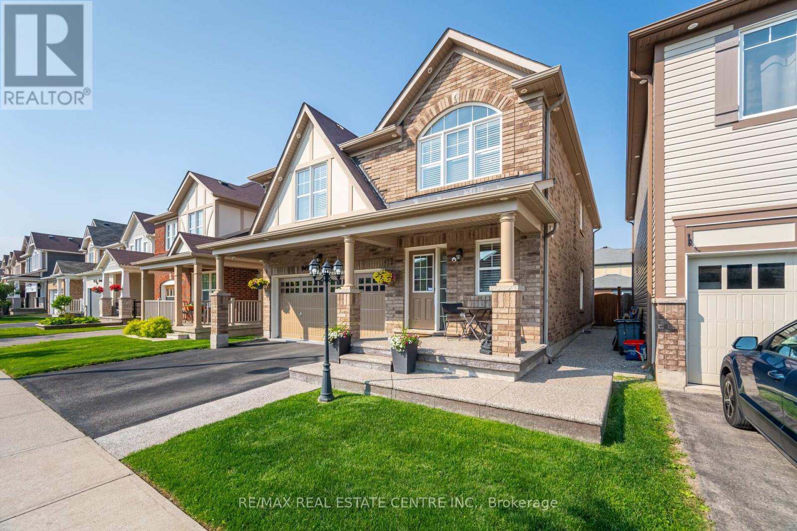 949 Rigo Crossing, Milton, Ontario  L9T 8C5 - Photo 3 - W12216760