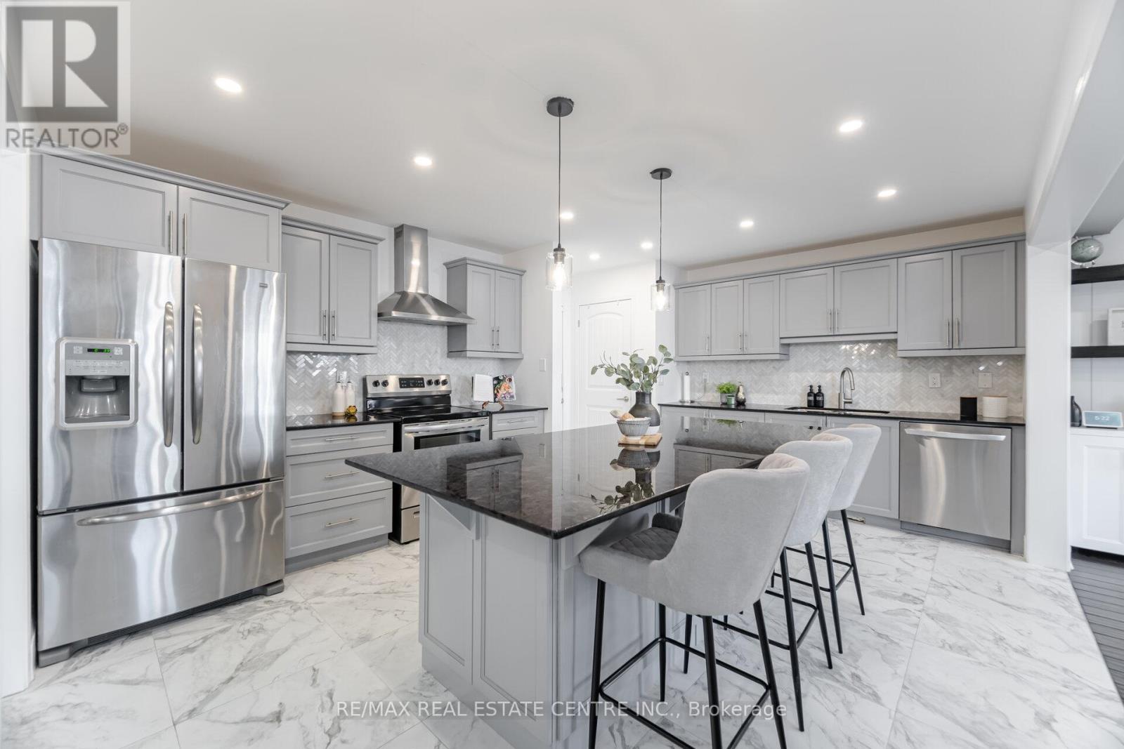 949 Rigo Crossing, Milton, Ontario  L9T 8C5 - Photo 9 - W12216760
