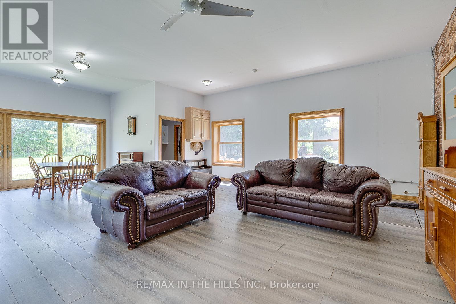20643 Kennedy Road, Caledon, Ontario  L7K 1Z3 - Photo 4 - W12216770
