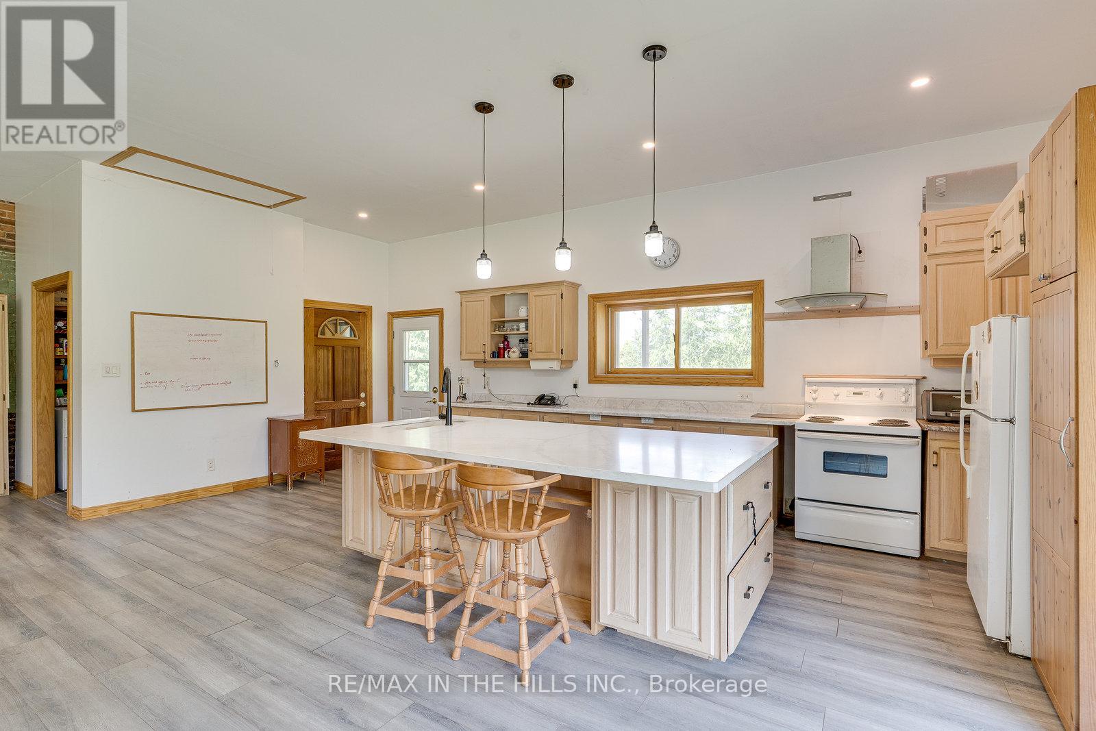 20643 Kennedy Road, Caledon, Ontario  L7K 1Z3 - Photo 8 - W12216770