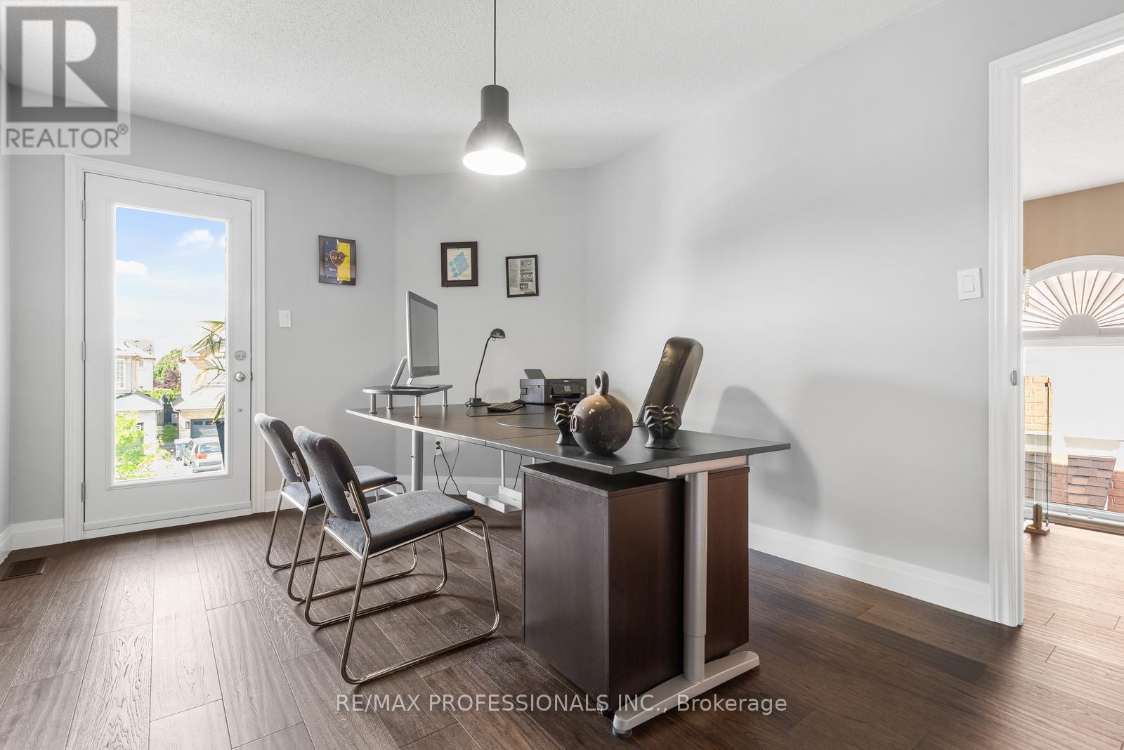 4797 Half Moon Grove, Mississauga, Ontario  L5M 7R7 - Photo 24 - W12216776