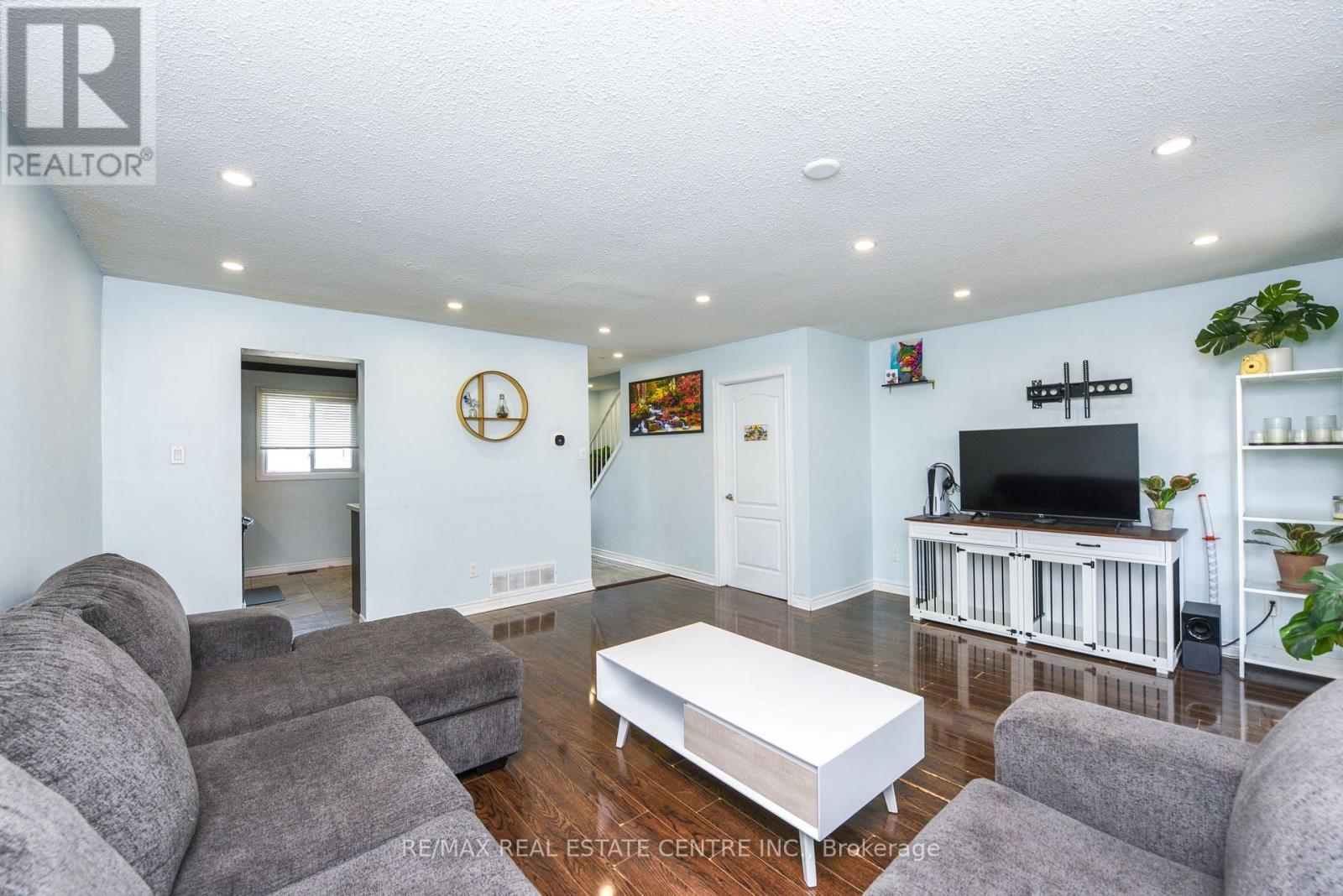 81 - 105 Hansen Road, Brampton, Ontario  L6V 3C9 - Photo 12 - W12216797