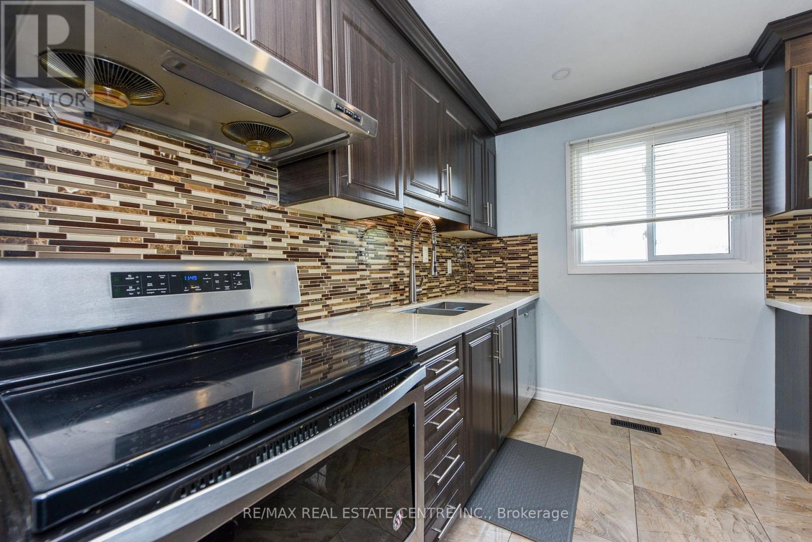 81 - 105 Hansen Road, Brampton, Ontario  L6V 3C9 - Photo 6 - W12216797