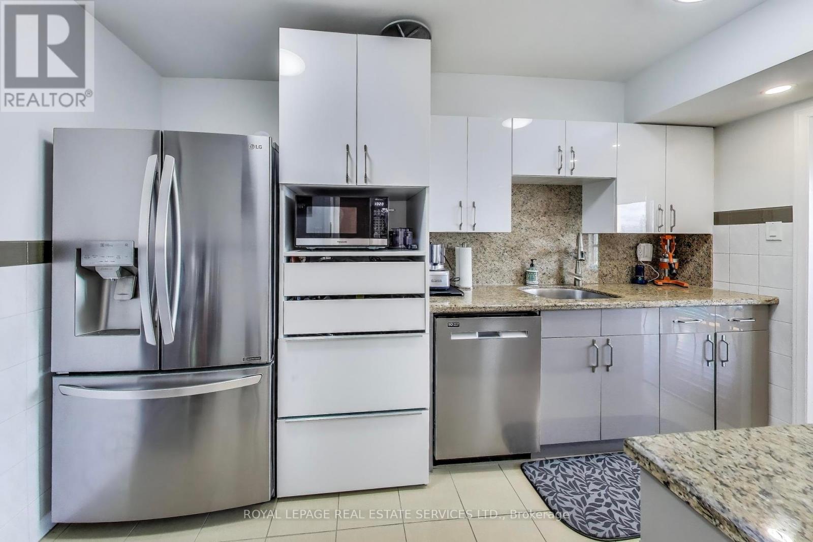 1008 - 44 Longbourne Drive, Toronto, Ontario  M9R 2M7 - Photo 14 - W12216800