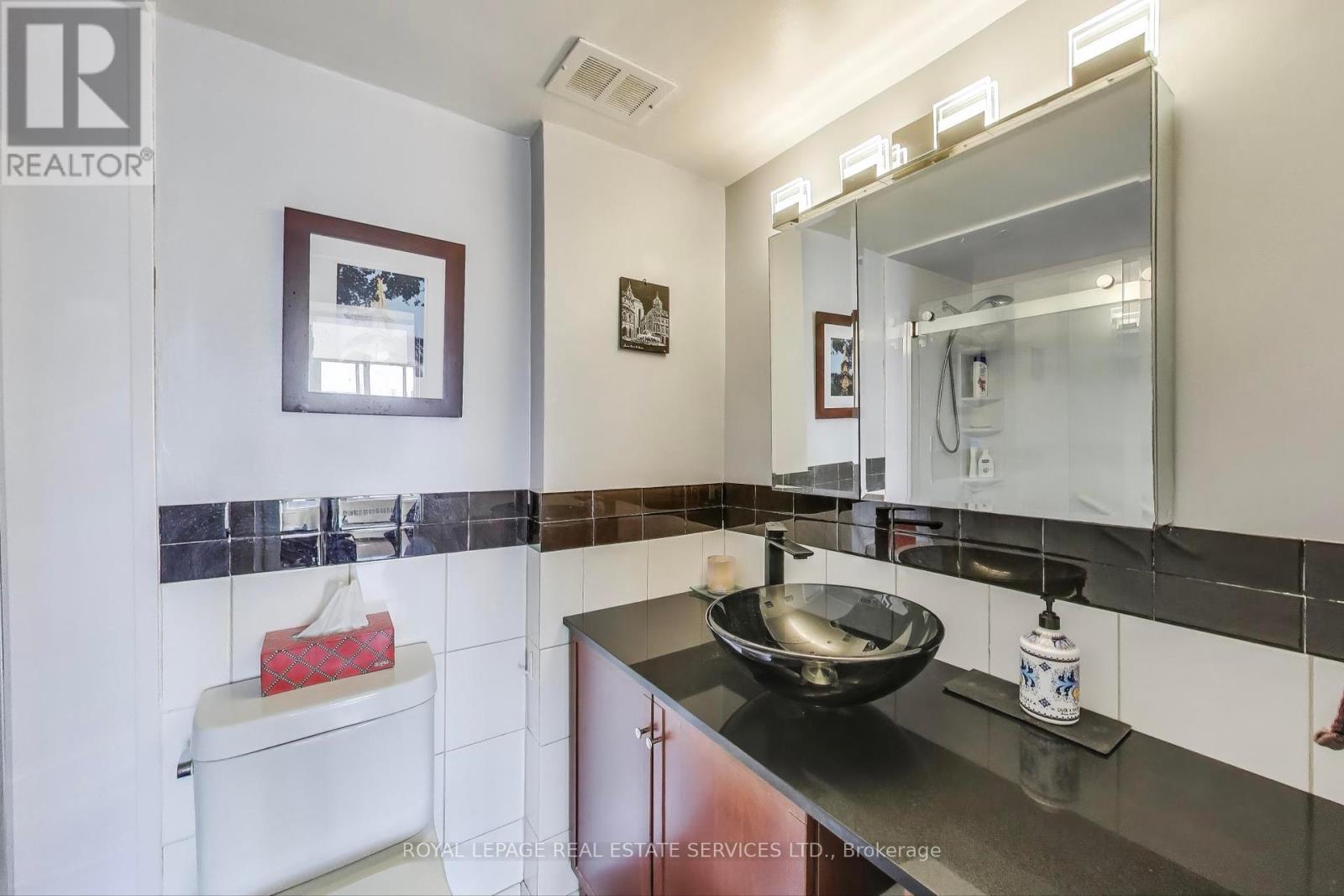 1008 - 44 Longbourne Drive, Toronto, Ontario  M9R 2M7 - Photo 22 - W12216800