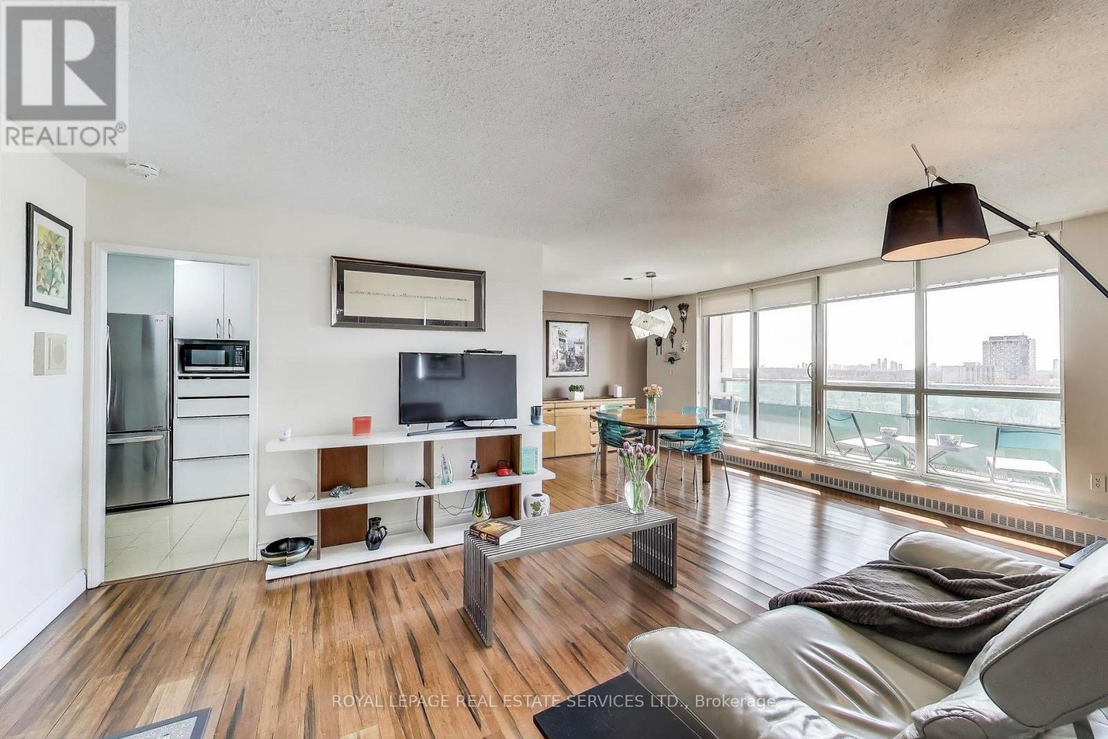 1008 - 44 Longbourne Drive, Toronto, Ontario  M9R 2M7 - Photo 9 - W12216800