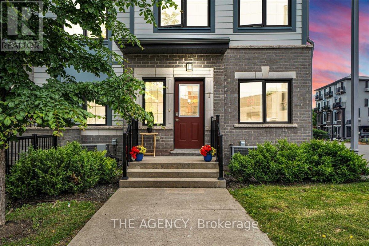 7 Forbes Avenue, Toronto (Keelesdale-Eglinton West), Ontario  M6M 0B5 - Photo 3 - W12216822