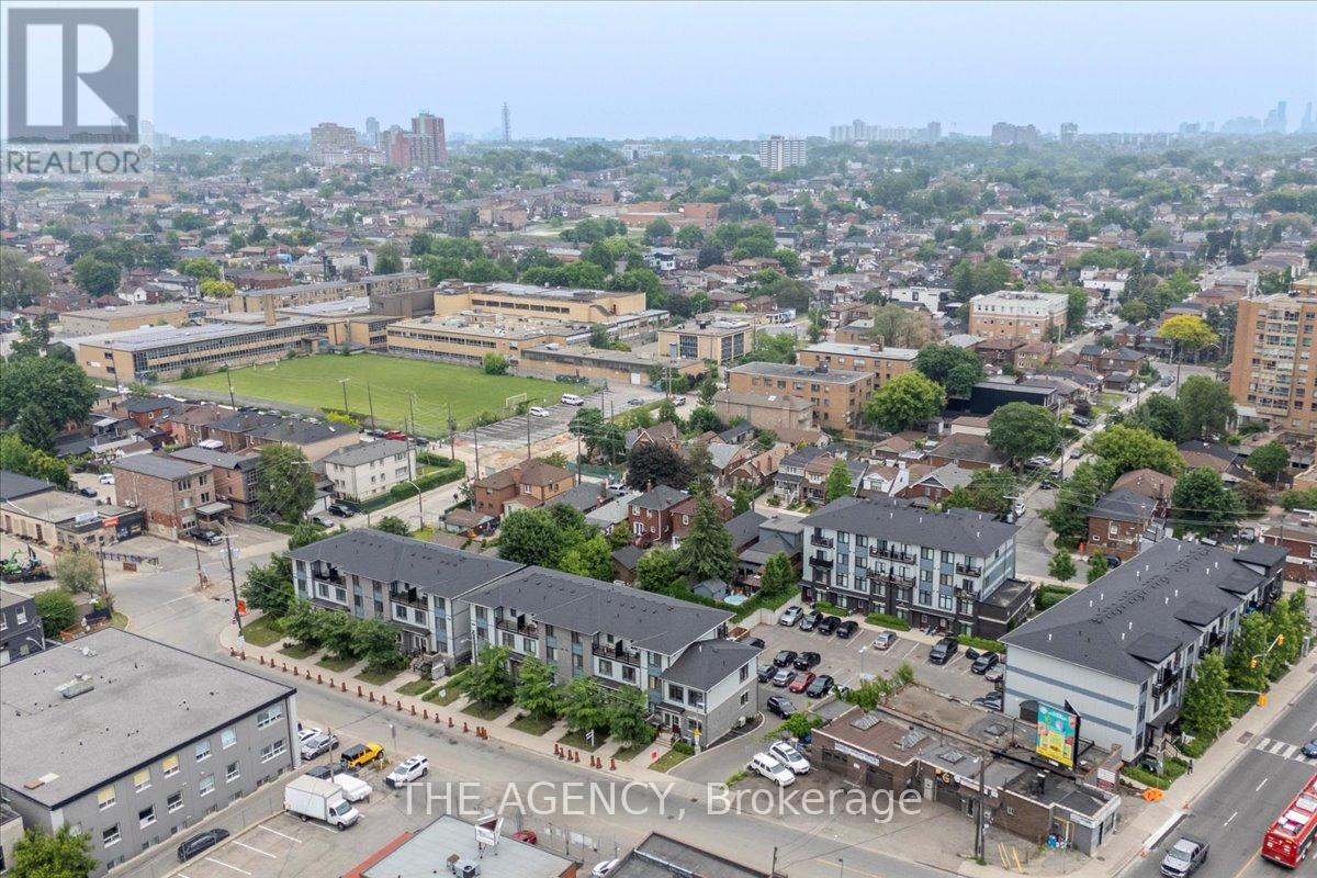 7 Forbes Avenue, Toronto (Keelesdale-Eglinton West), Ontario  M6M 0B5 - Photo 32 - W12216822