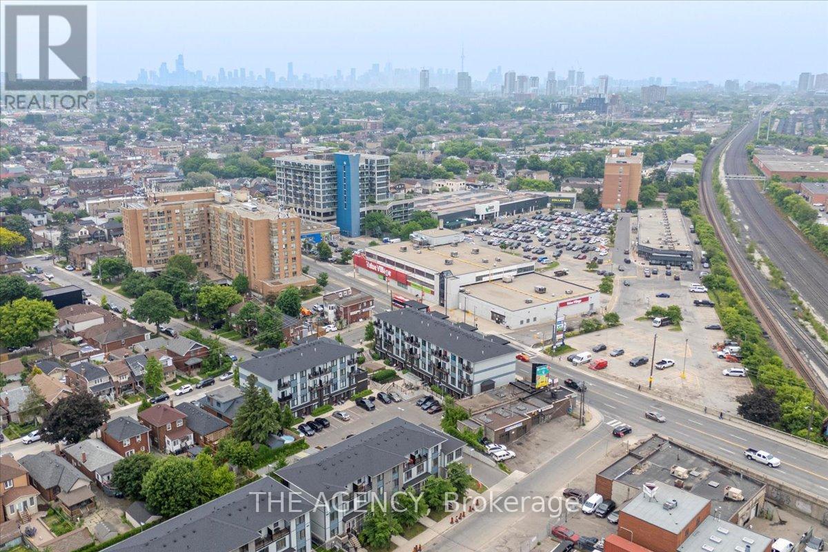 7 Forbes Avenue, Toronto (Keelesdale-Eglinton West), Ontario  M6M 0B5 - Photo 33 - W12216822