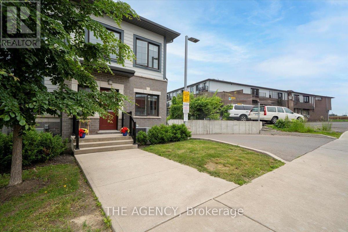 7 Forbes Avenue, Toronto (Keelesdale-Eglinton West), Ontario  M6M 0B5 - Photo 7 - W12216822