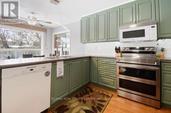 3018 Kilbride Court, Mississauga, Ontario  L5N 3C5 - Photo 8 - W12216828