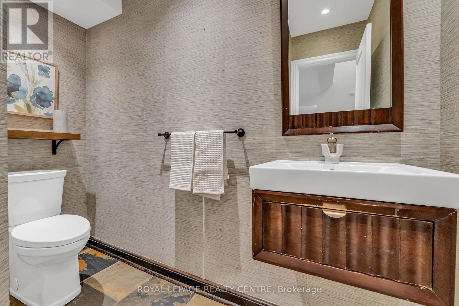 1593 Glenburnie Road, Mississauga, Ontario  L5G 3C9 - Photo 23 - W12216829